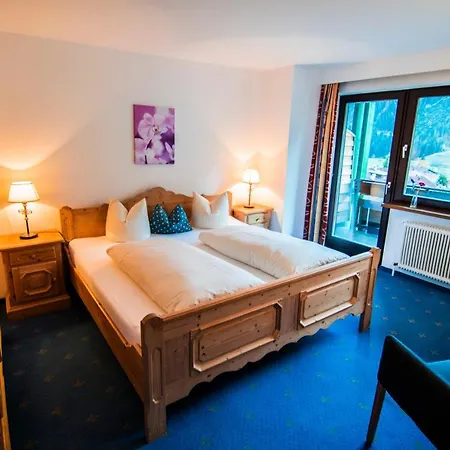 Berghof 3* Nesselwängle