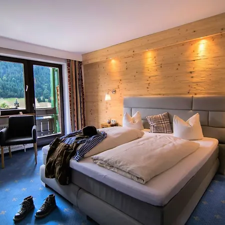 Berghof Otel Nesselwängle