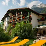 Berghof 3* Nesselwängle