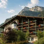 Berghof 3* Nesselwängle