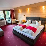 Berghof فندق 3*